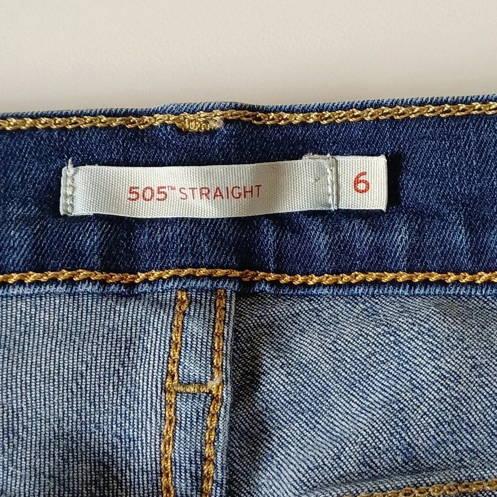 Levi's Jeans Womens 6 Blue 505 Straight Leg Dark Wash Stretch Denim S111-06